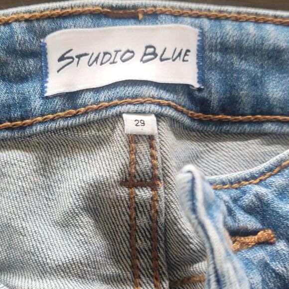 Studio Blue Flyn Distressed Frayed Hem Indigo Shorts Women's Size 29 - Picture 2 of 5